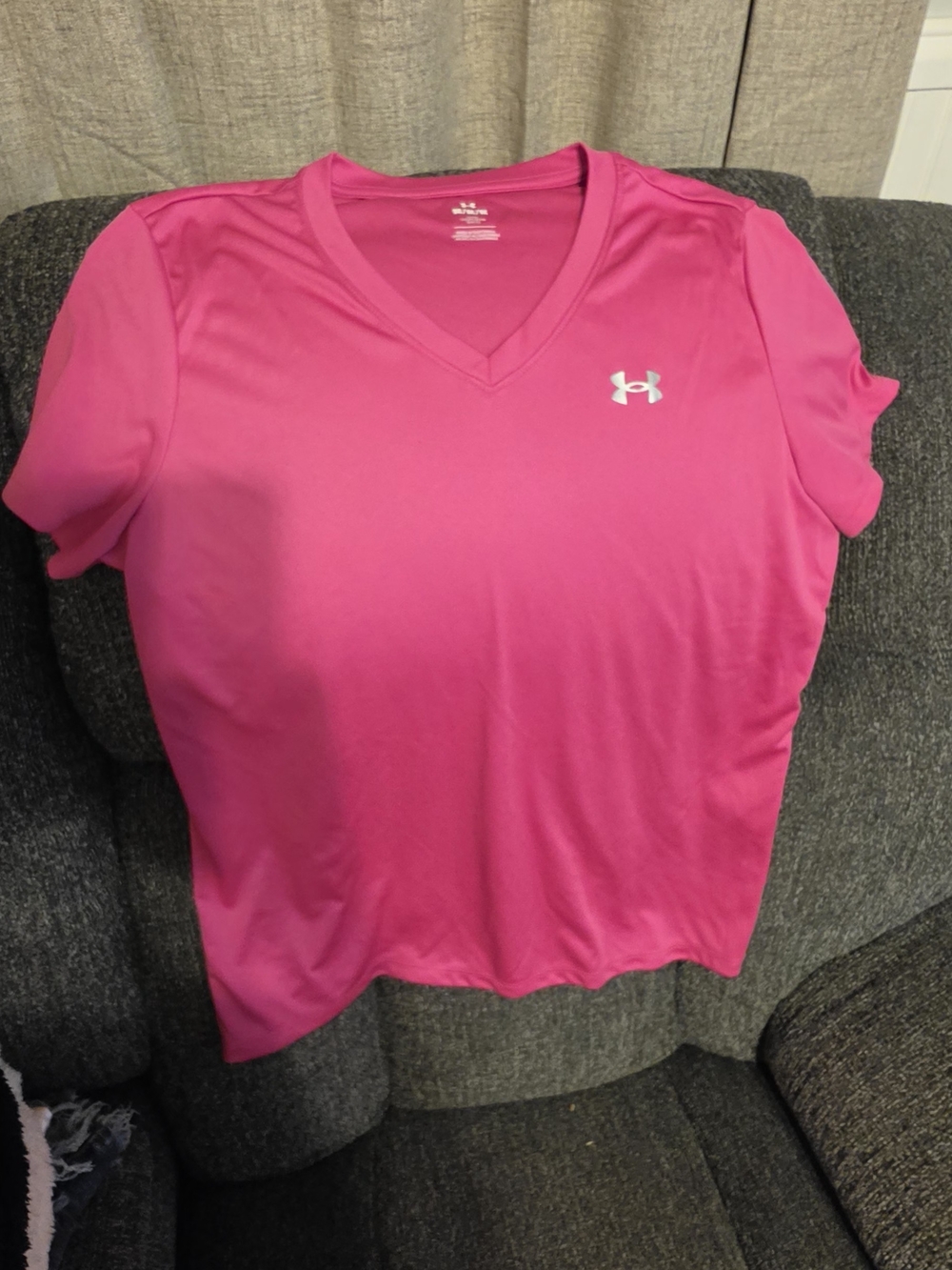 Under Armour Women's Bright Pink V-Neck Short Sleeve Performance Tee